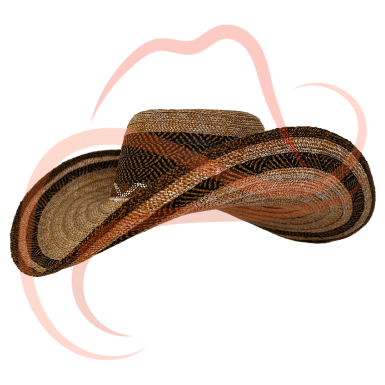 Vista tres cuartos del sombrero Colombia Valdéz, resaltando su diseño contemporáneo y acabado elegante.
