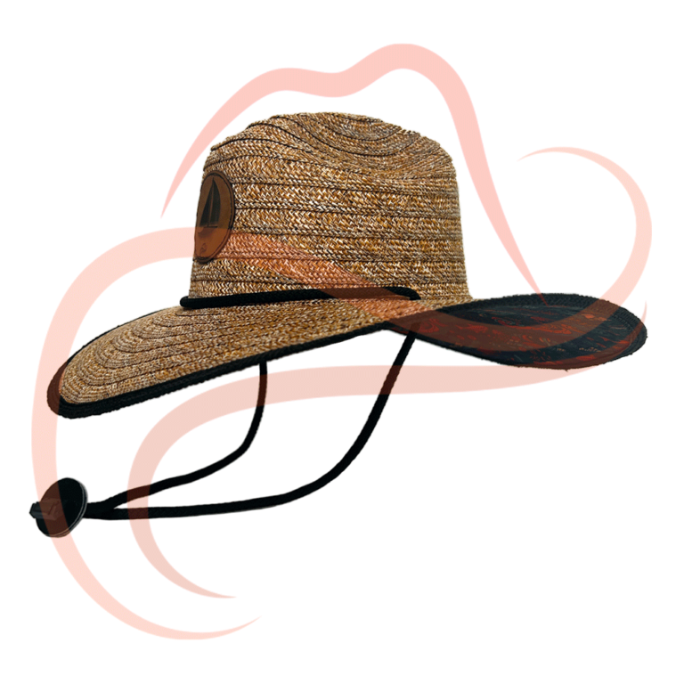 Vista tres cuartos del Sombrero Viajero Faces, destacando su diseño estructurado y el llamativo estampado interior, perfecto para quienes buscan un estilo único y moderno en exteriores.