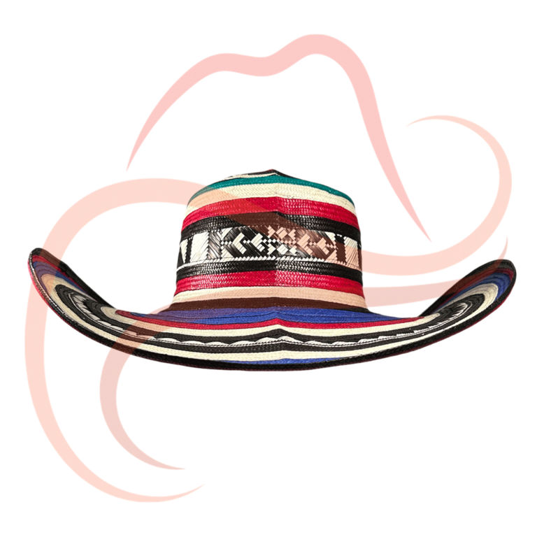 Vista frontal del sombrero vueltiao de 19 vueltas en colores azul, rojo y verde, destacando el diseño en la copa y el ala extendida.