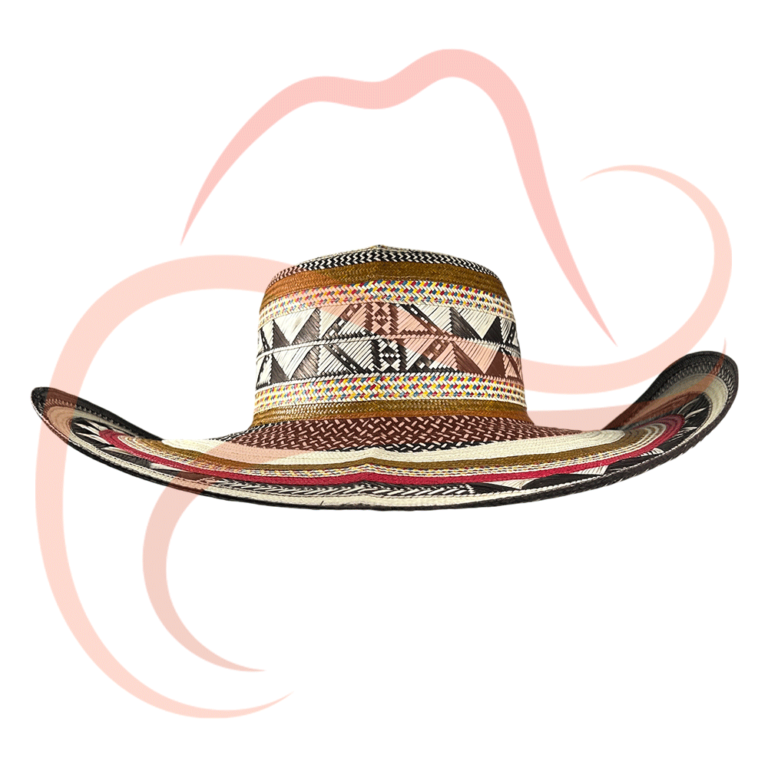 Vista frontal del sombrero vueltiao de 19 vueltas en colores dorado, negro y rojo mostrando la corona con detalles trenzados y el ala ligeramente curvada.