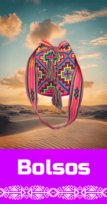 Banner promocional que muestra una mochila Wayúu tradicional, tejida a mano, con colores vibrantes, destacada sobre un paisaje desértico colombiano al amanecer.