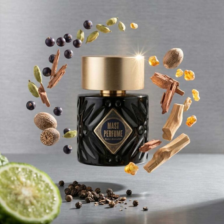 Perfume Bleu L'Exclusif de Mast rodeado de sus notas: bergamota, pimienta negra, cardamomo y cedro, amaderado
