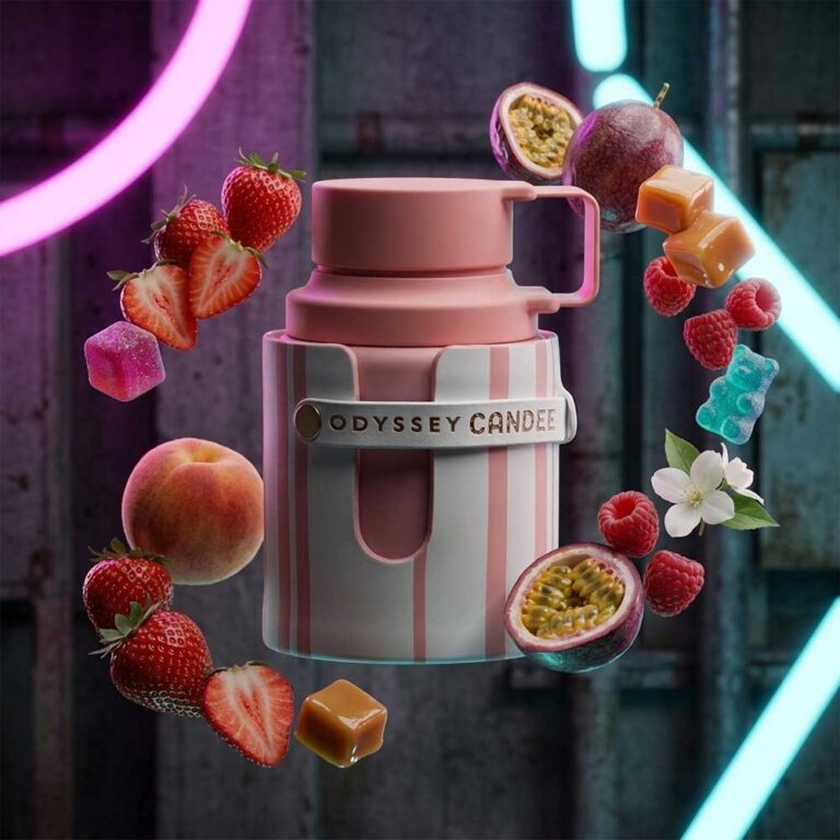 Perfume Odyssey Candee de Armaf rodeado de sus notas: fresa, frambuesa, caramelo y maracuyá, dulce frutal